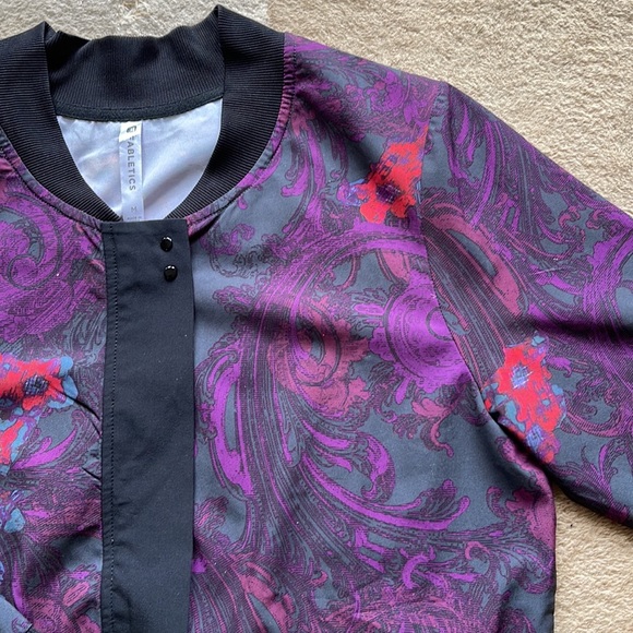➕ Fabletica Light Jacket Size Medium - Picture 3 of 12
